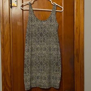 Sleeveless pattern dress